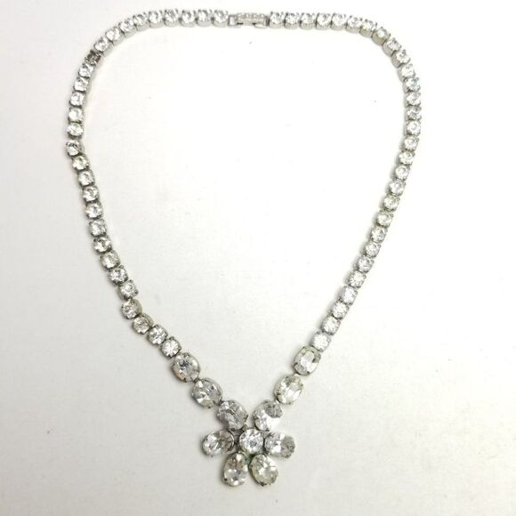 Vintage Kramer Rhinestone Flower Center Silver Tone Collar Necklace Retro - Picture 2 of 9